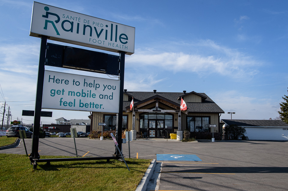 Roadside pylon sign and building from the street